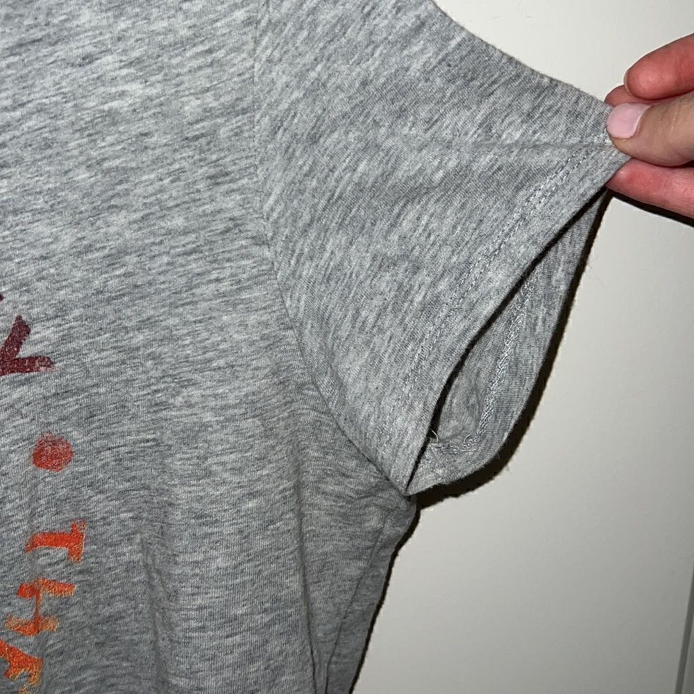 VOLCUM Tee ✌🏻 - Picture 3 of 5